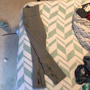 gray aerie leggings!